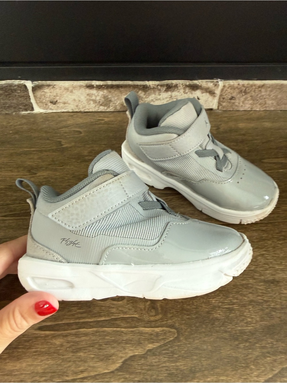 Jordan Stay Loyal 3 Wolf Grey Toddler Velcro Sneaker US 7C